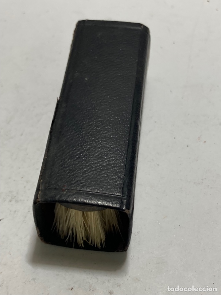 Oggetti Antichi: Peque&ntilde;o cepillo de alpaca de viaje antiguo siglo XIX medida 6 cm muy pocos