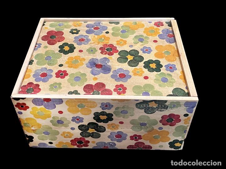 Antig&uuml;edades: Caja decorada con flores, preciosa. - Foto 1