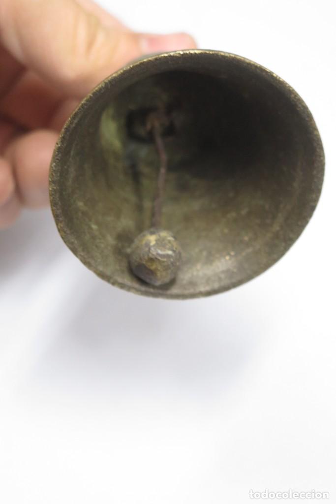 Antig&uuml;edades: CAMPANILLA DE BRONCE. SIGLO XIX - Foto 2