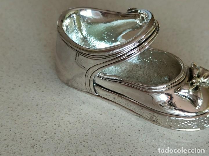 Antig&uuml;edades: ZAPATITO EN RESINA DE PLATA 925 - Foto 4
