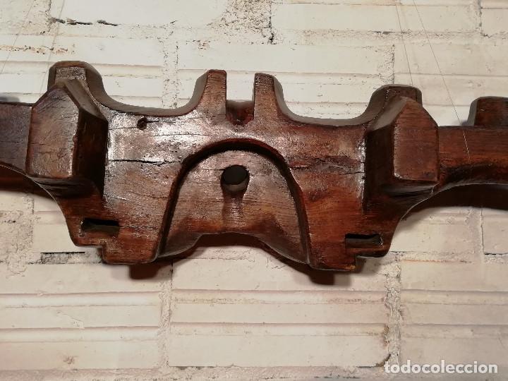 Antig&uuml;edades: Yugo antiguo de madera - Foto 3
