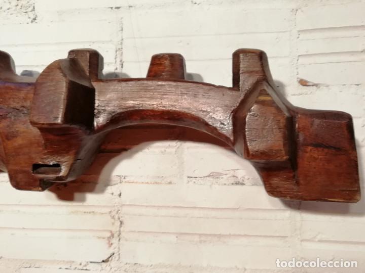 Antig&uuml;edades: Yugo antiguo de madera - Foto 4