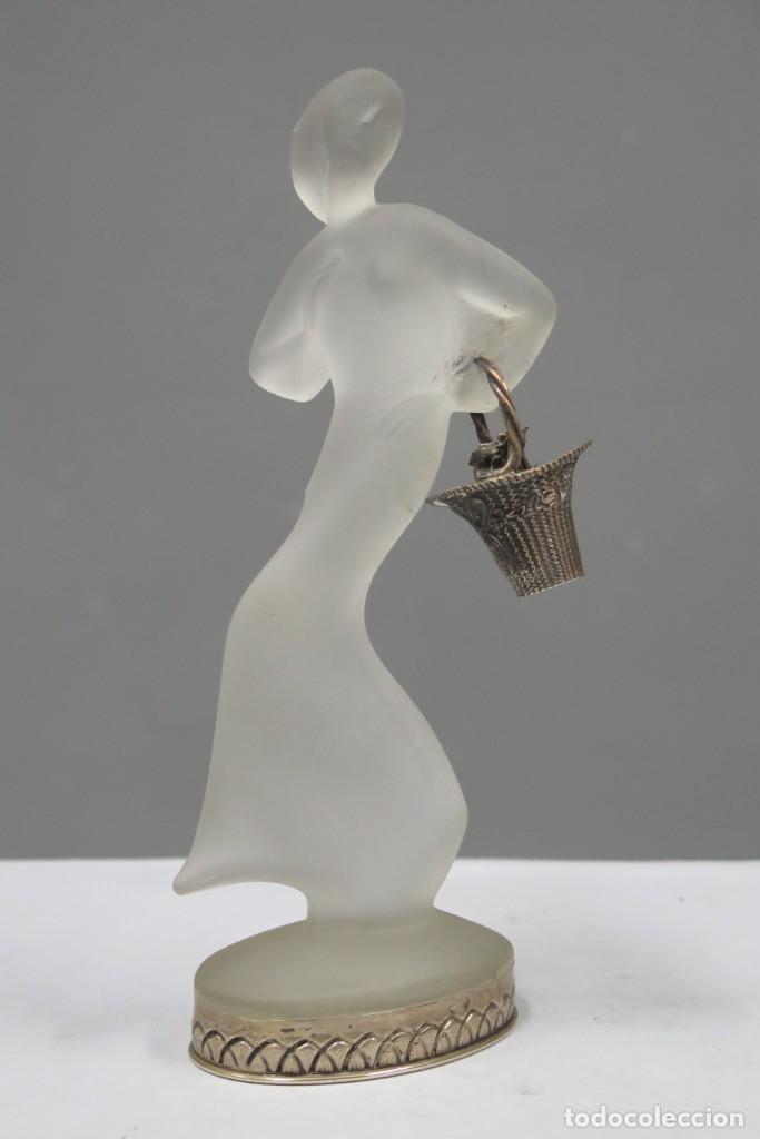 Antig&uuml;edades: MUJER DE CRISTAL GLASEAD CON CESTA. PLATA - Foto 1