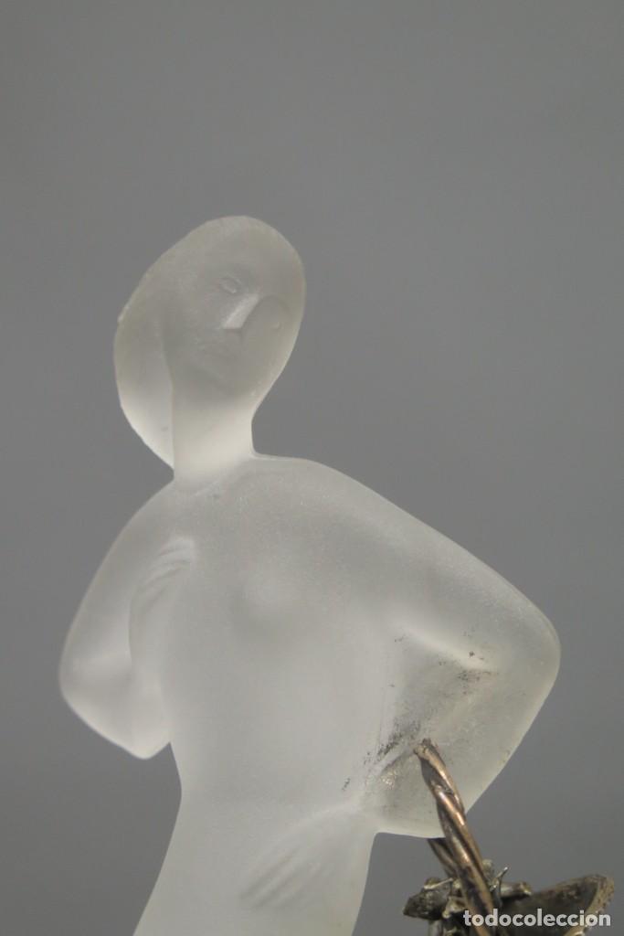 Antig&uuml;edades: MUJER DE CRISTAL GLASEAD CON CESTA. PLATA - Foto 3