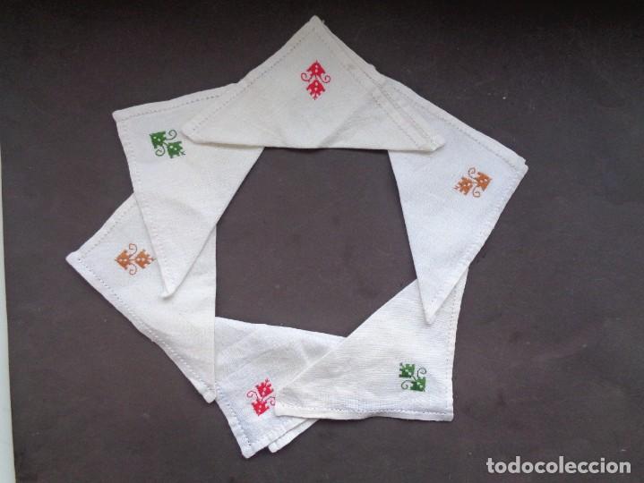 Antig&uuml;edades: ANTIGUAS SERVILLETAS DE LINO BORDADAS - Foto 1