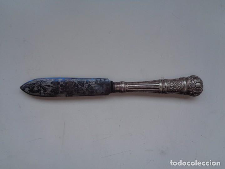 Antig&uuml;edades: ANTIGUO CUCHILLO PARA MANTEQUILLA CON MANGO DE PLATA - Foto 1