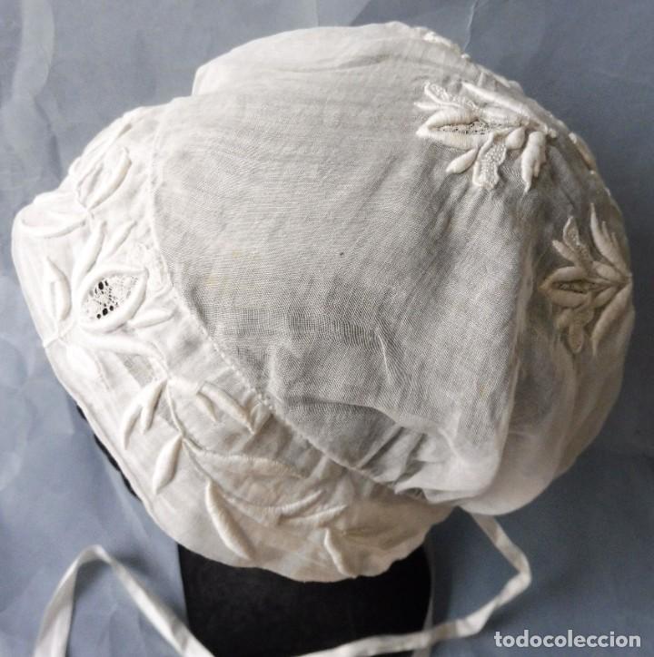 Antig&uuml;edades: ANTIGUO GORRO DE ENCAJE S. XIX - Foto 1
