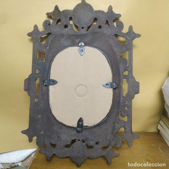 Antig&uuml;edades: Espejo antiguo - Fundici&oacute;n de hierro - Foto 2