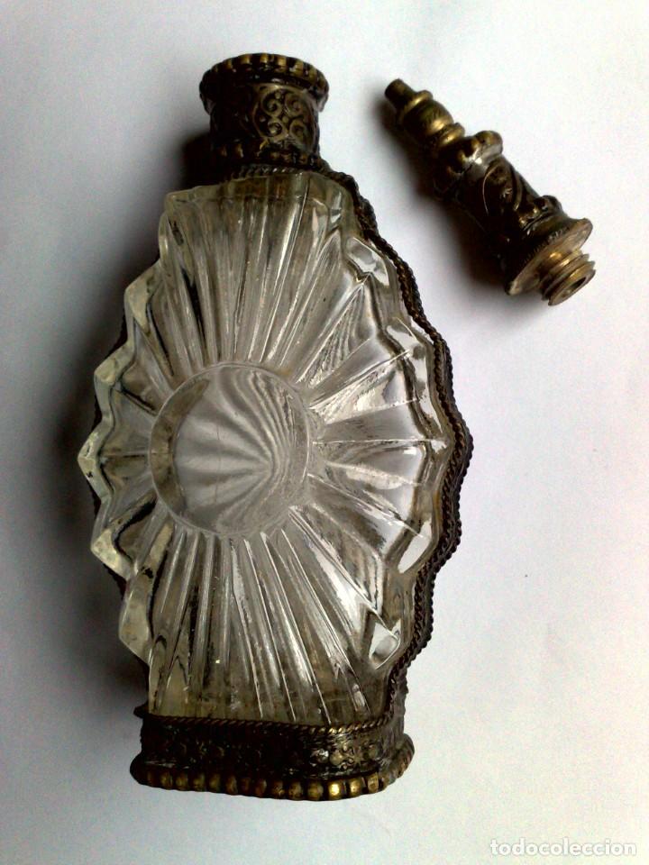 Antiques: PERFUMERO ANTIGUO DE BARBERIA,CRISTAL Y METAL REPUJADO,MANUFACTURA ARABE.
