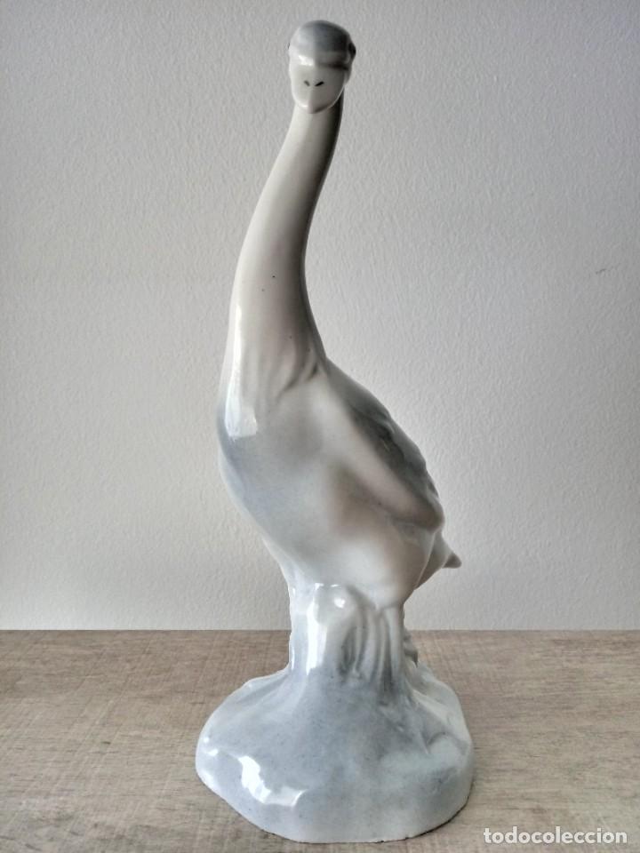 Antig&uuml;edades: Ave de porcelana esmaltada - Foto 2