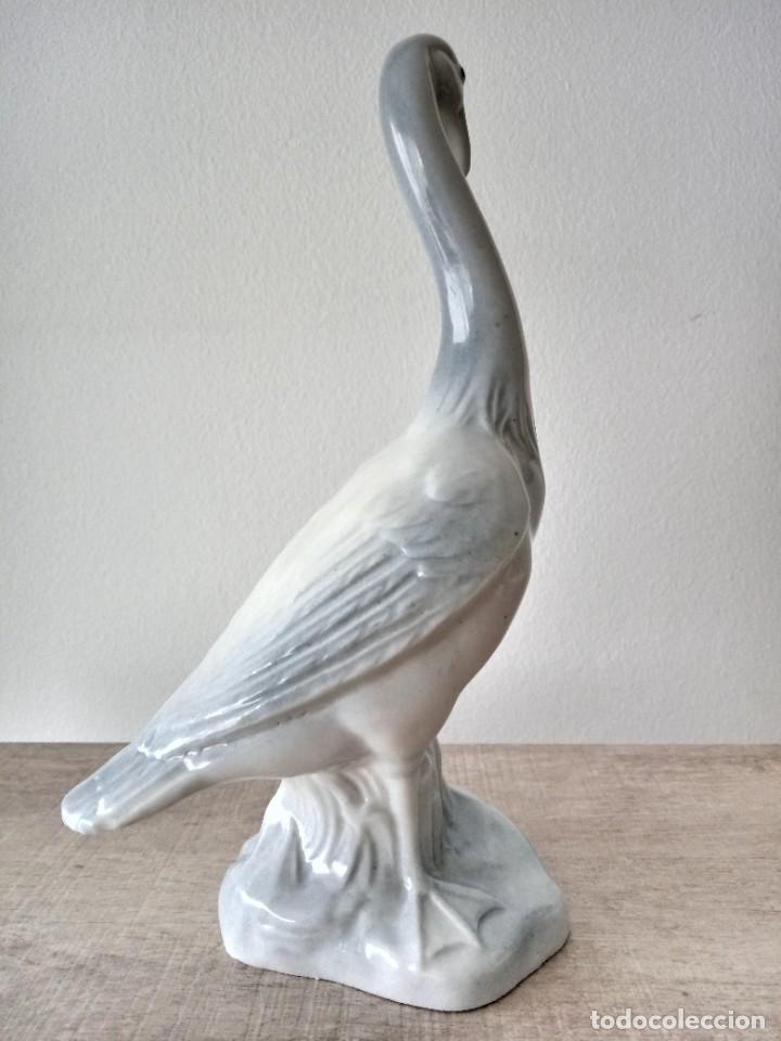 Antig&uuml;edades: Ave de porcelana esmaltada - Foto 4