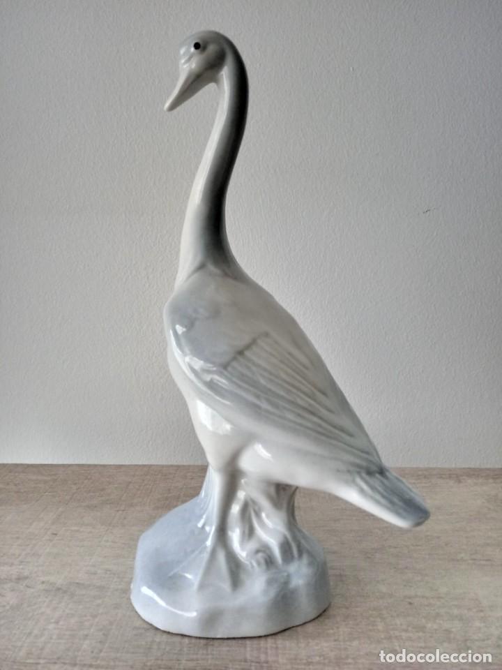 Antig&uuml;edades: Ave de porcelana esmaltada - Foto 6