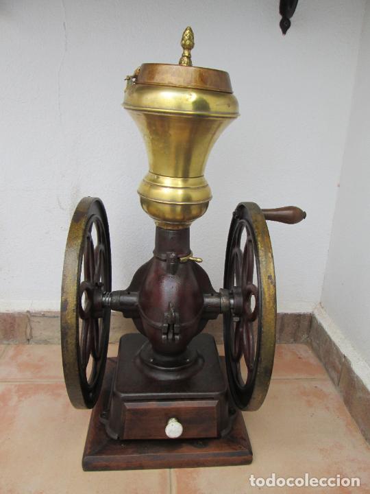 Antiquit&auml;ten: Antiguo Molinillo de caf&eacute; Simplex N&ordm; 6, con pintura original, bonito ejemplar.