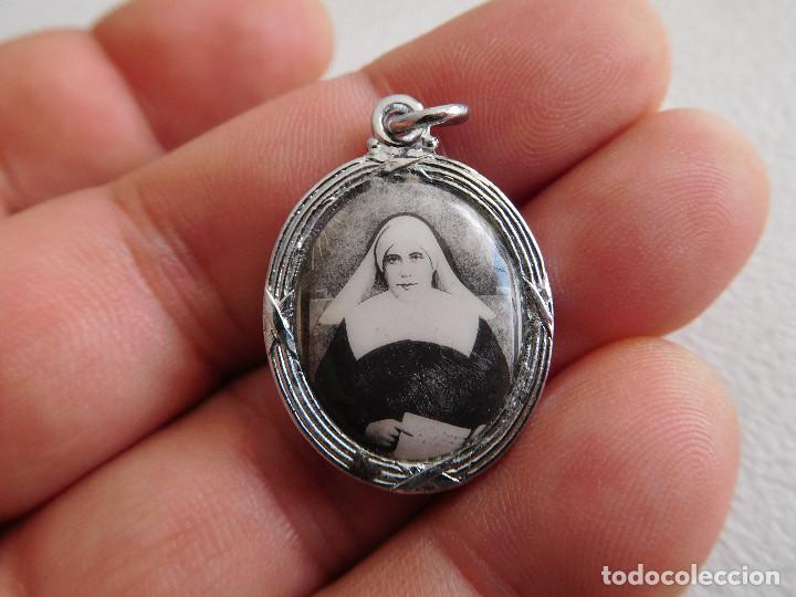 Antig&uuml;edades: Medalla antigua monja a identificar - Foto 1