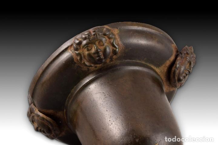 Antig&uuml;edades: Acetre. Bronce. Siglo XVI. - Foto 5