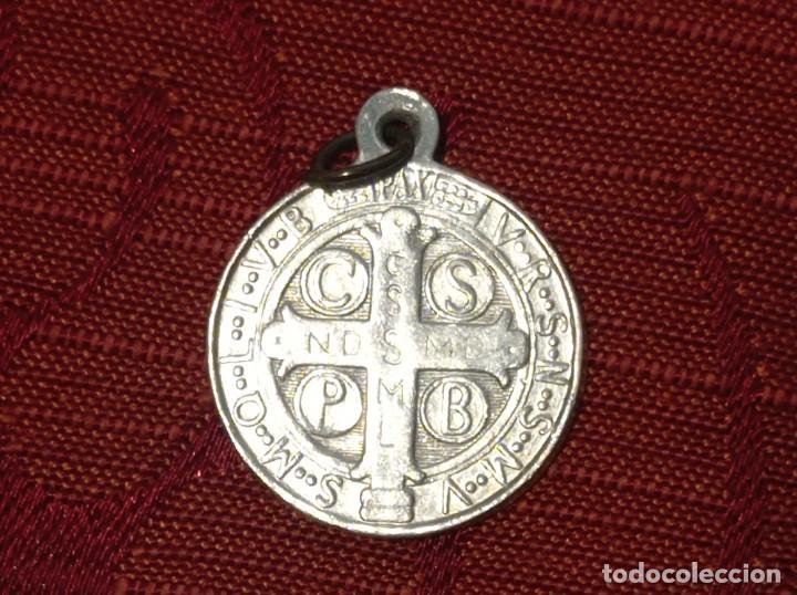Antig&uuml;edades: Antigua medalla religiosa - Foto 2