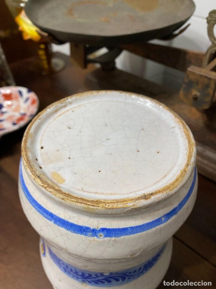 Antig&uuml;edades: Albarelo de cer&aacute;mica con escudo - Foto 4