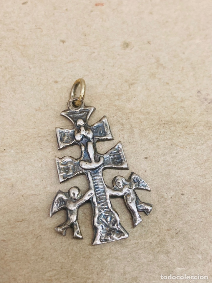 Antig&uuml;edades: Cruz de plata - Foto 1