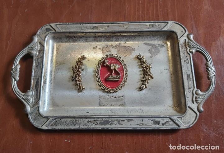 Antig&uuml;edades: Bandeja de unos 23 cm - Foto 1