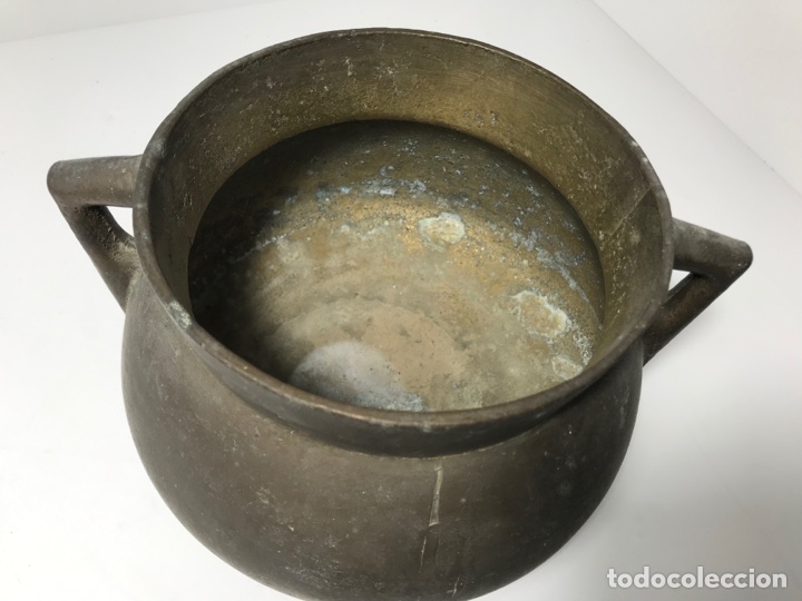 Antig&uuml;edades: Olla de bronce - Foto 2
