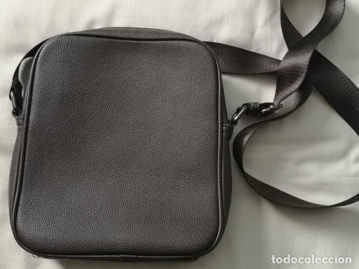 Mochila Efecto Piel Negro Hombre | Mochilas y bolsos MANGO | Travop