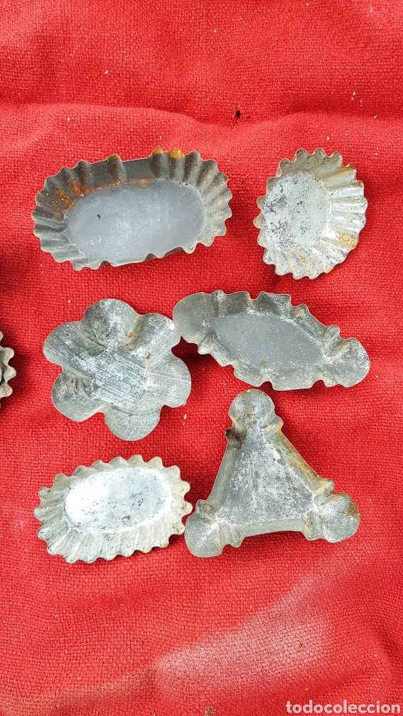 Antig&uuml;edades: Gran lote moldes hojalata para postres - Foto 2