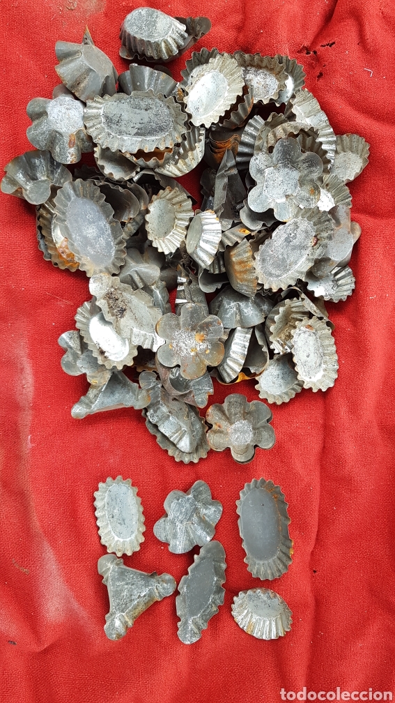 Antig&uuml;edades: Gran lote moldes hojalata para postres - Foto 1