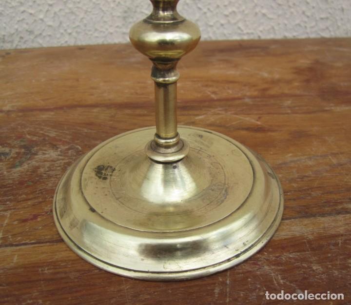 Antig&uuml;edades: Candelabro fino de bronce - Foto 2