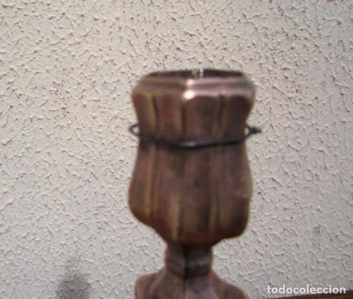 Antig&uuml;edades: Candelabro de bronce fuste exagonal SXIX - Foto 4