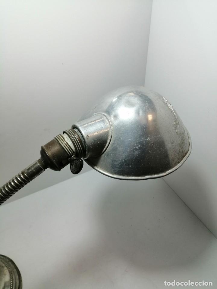 Antig&uuml;edades: Flexo antiguo de aluminio - Foto 2