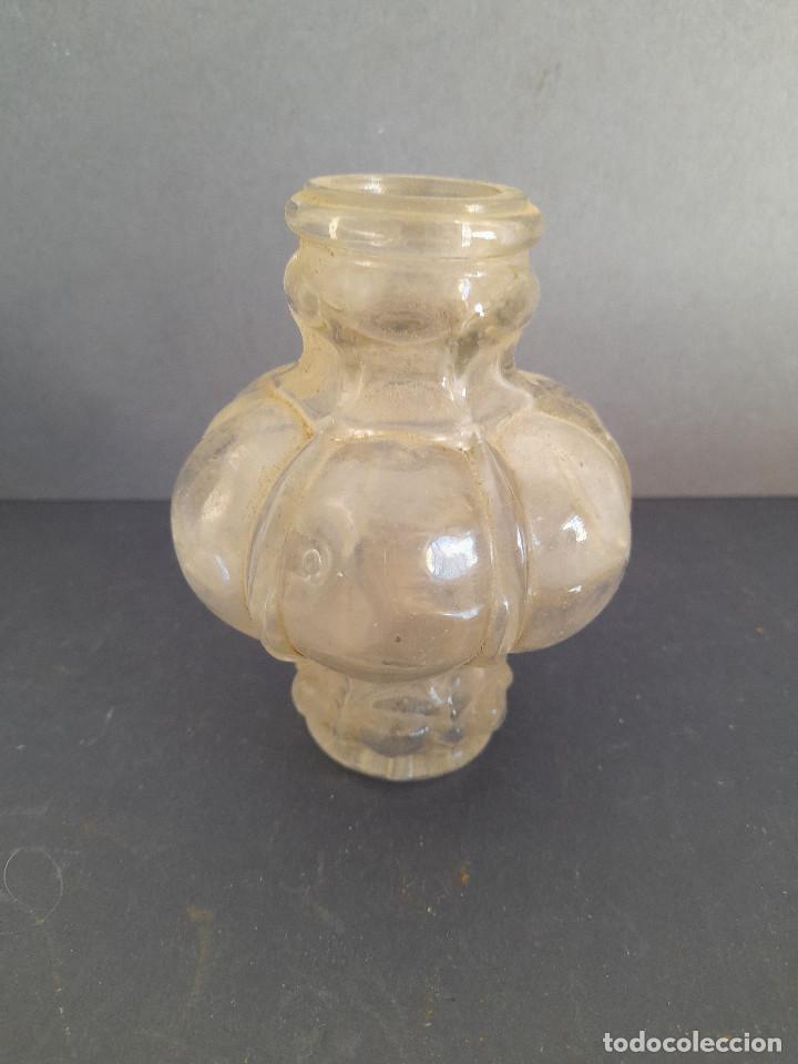 Antig&uuml;edades: pieza de vidrio para lampara antigua 10x7,5cm aprox, bocas 3,4cm aprox interior