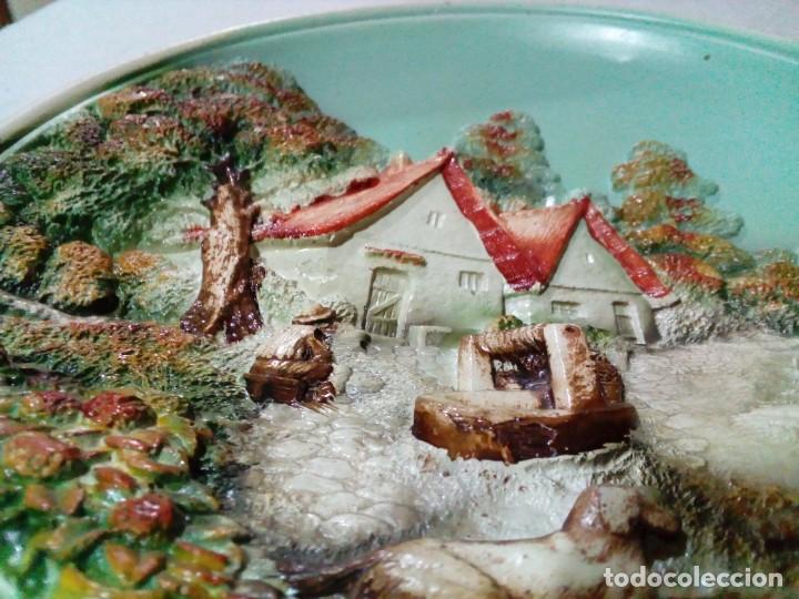 Antig&uuml;edades: bonito plato con relieve - Foto 4