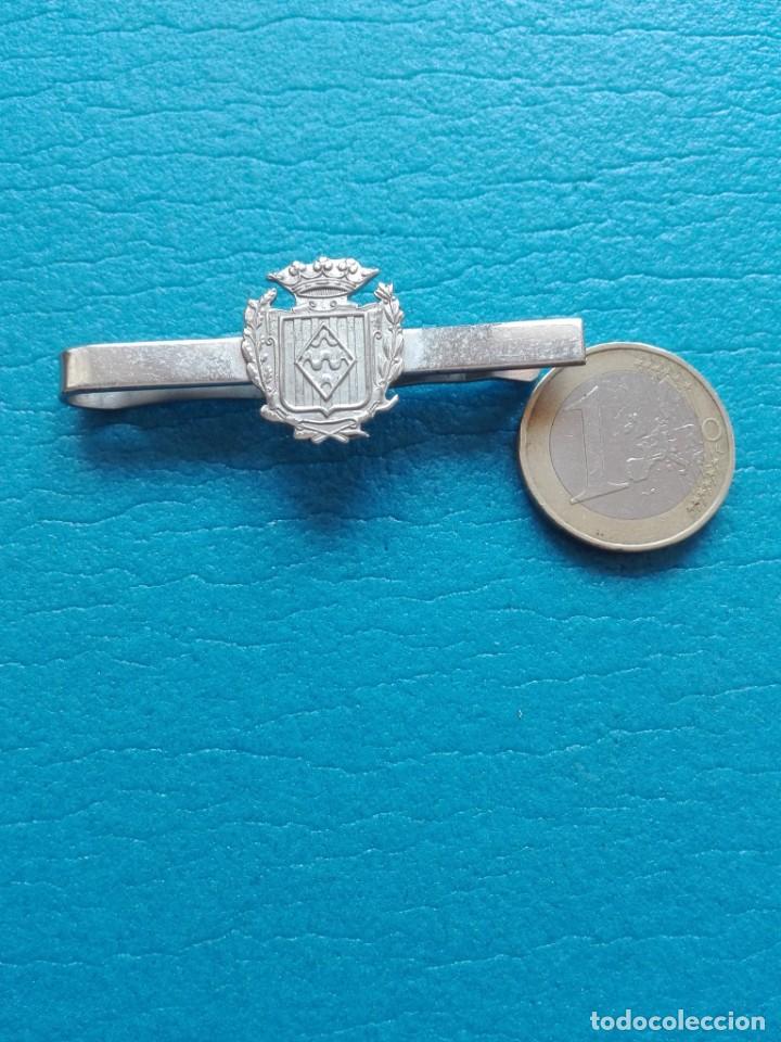 Antig&uuml;edades: PASADOR DE CORBATA - ESCUDO - A IDENTIFICAR - (PLATEADO) - Foto 1