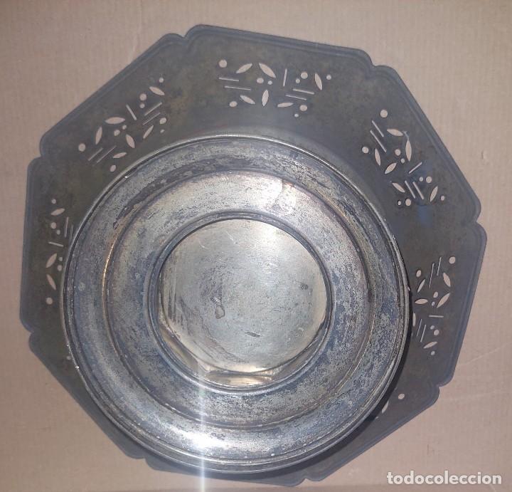 Antig&uuml;edades: 2 antiguos centros de mesa de metal - Foto 5