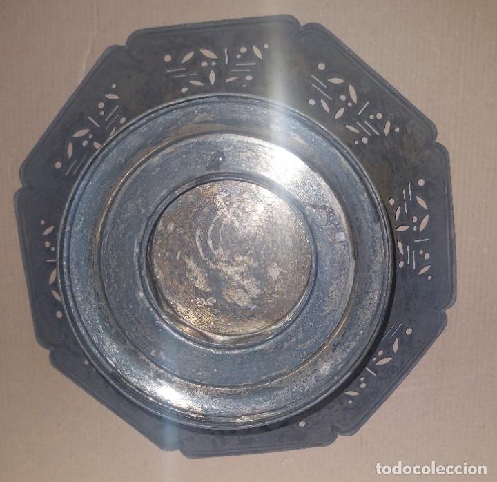 Antig&uuml;edades: 2 antiguos centros de mesa de metal - Foto 8