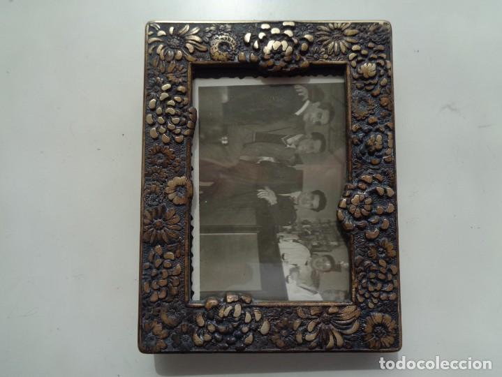 Antig&uuml;edades: PORTAFOTOS DE BRONCE - Foto 2