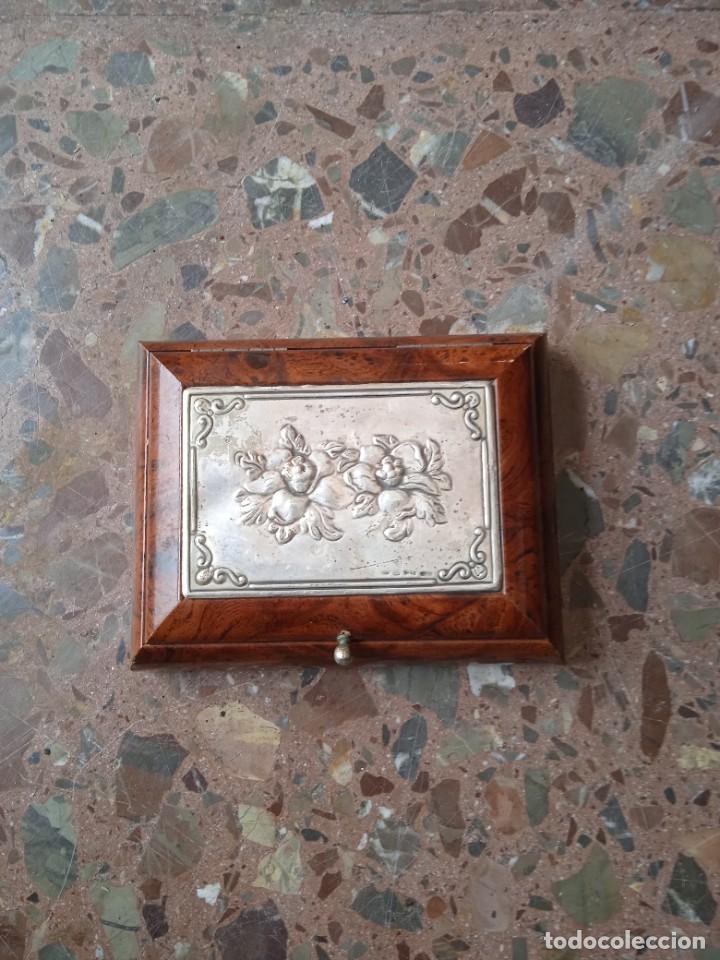 Antig&uuml;edades: Caja de plata - Foto 1
