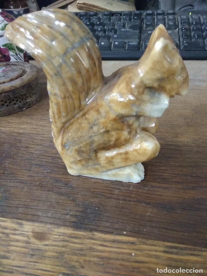 Antig&uuml;edades: Ardilla de Onix. Vitrina 1 - Foto 2