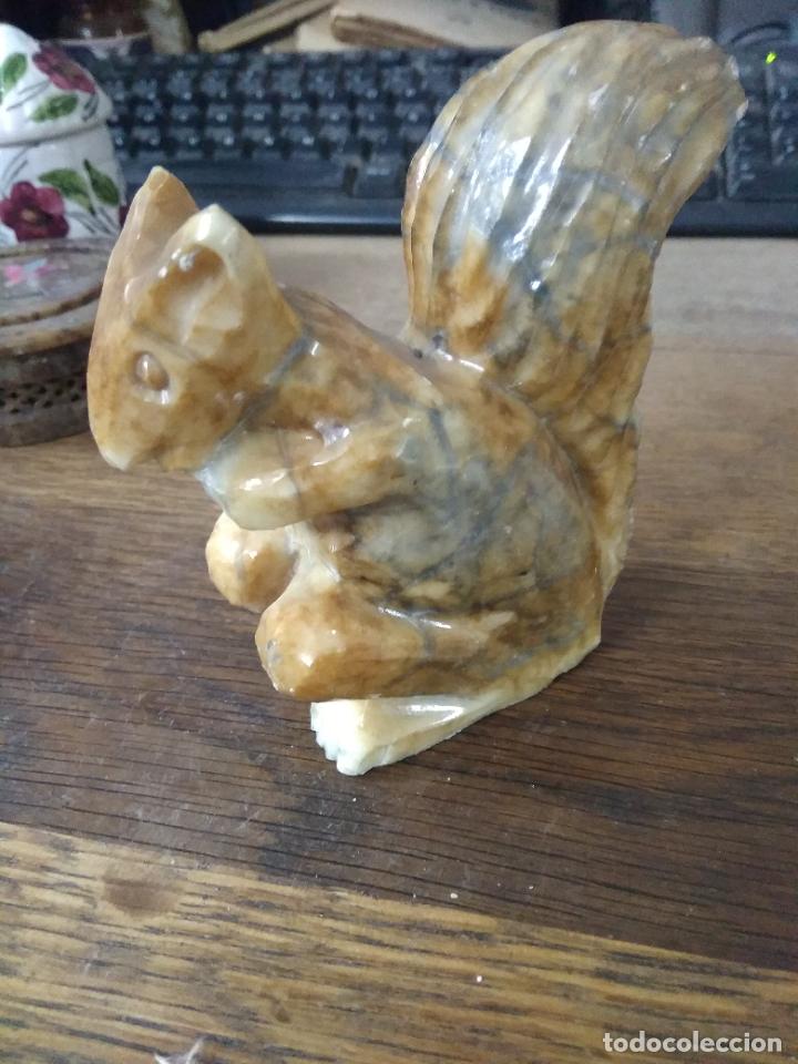 Antig&uuml;edades: Ardilla de Onix. Vitrina 1 - Foto 3