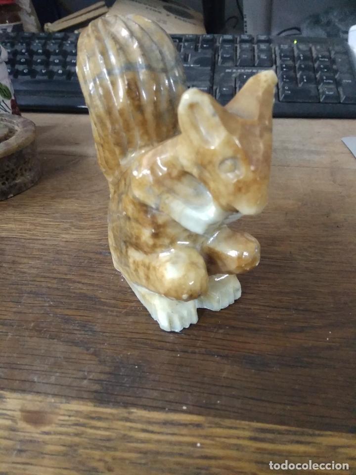 Antig&uuml;edades: Ardilla de Onix. Vitrina 1 - Foto 1