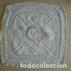 Antig&uuml;edades: DOS TAPETES CROCHET - Foto 1