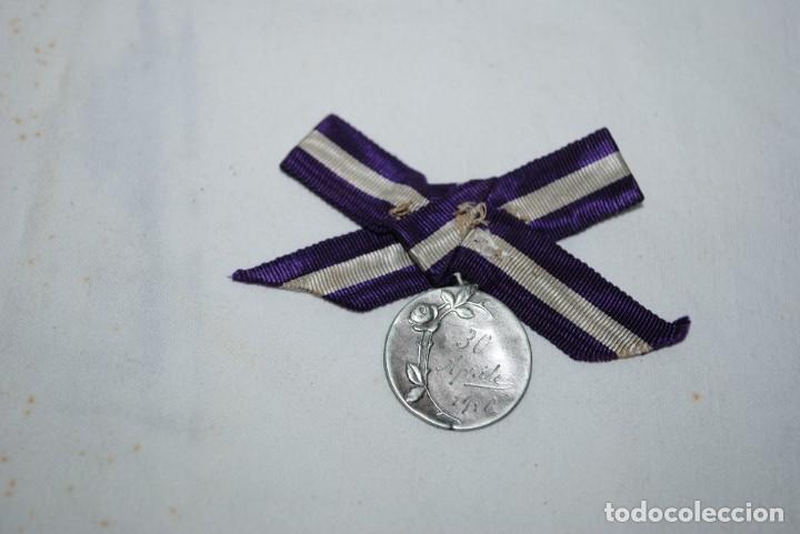 Antig&uuml;edades: MEDALLA DE LA VIRGEN DOLOROSA . - Foto 2