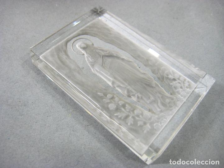 Antig&uuml;edades: TRANSPARENCIA DE CRISTAL DE LA VIRGEN MAR&Iacute;A. - Foto 2