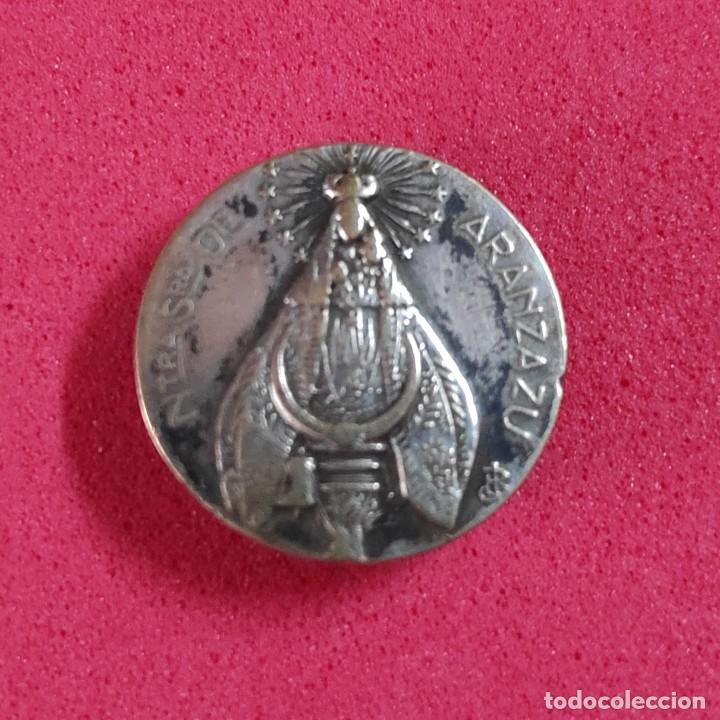 Antig&uuml;edades: ANTIGUA MEDALLA MARCA PAGINAS MISAL EN PLATA NTA SRA DE ARANZAZU GUIPUZCOA