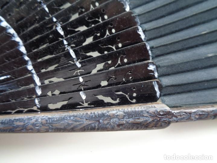 Antig&uuml;edades: ABANICO DE MADERA EN NEGRO - Foto 4