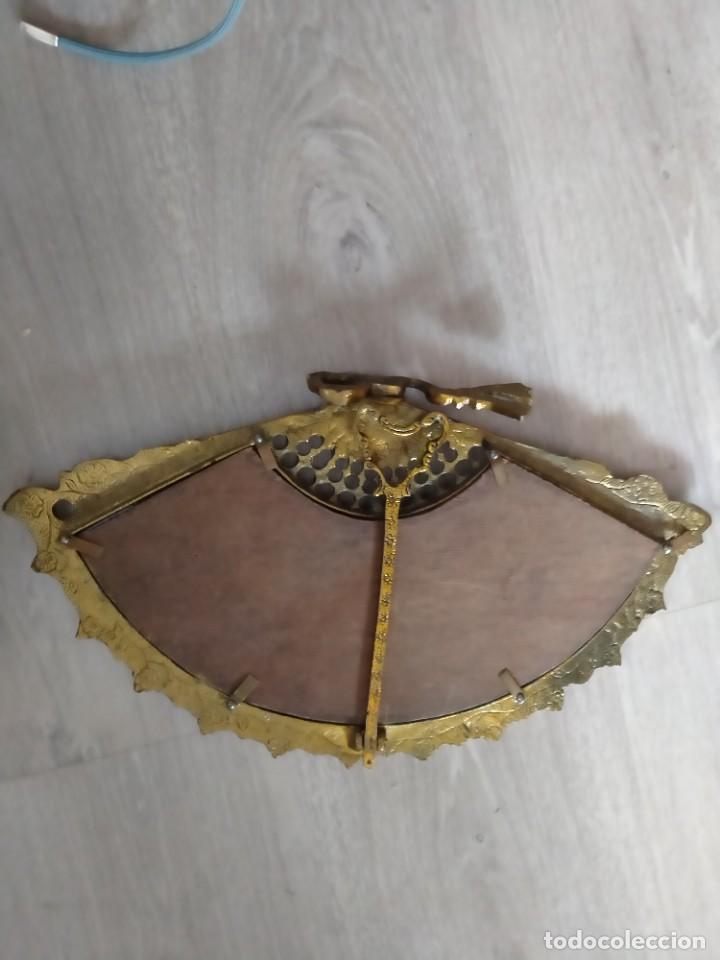 Antig&uuml;edades: Espejo con forma de abanico. - Foto 2