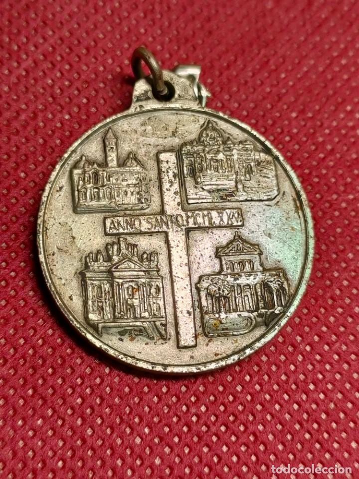 Antig&uuml;edades: MEDALLA A&Ntilde;O SANTO MCMLXXV - Foto 2