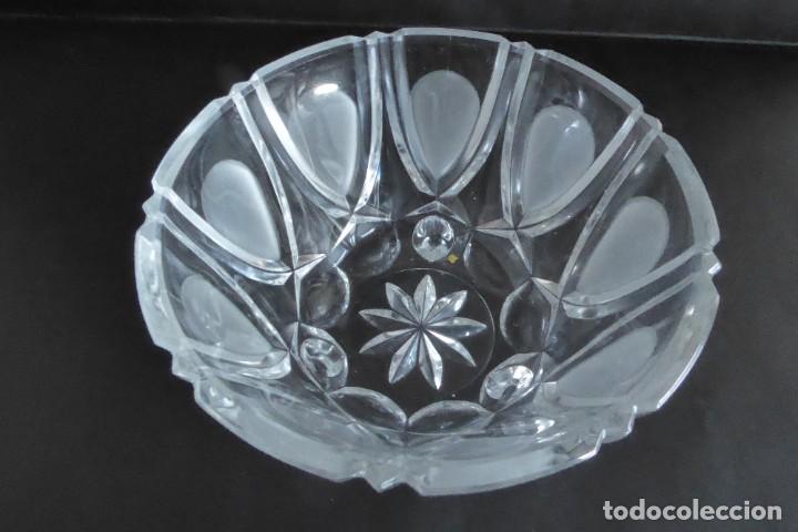 Antig&uuml;edades: CENTRO DE CRISTAL CON TRES PATITAS - Foto 2