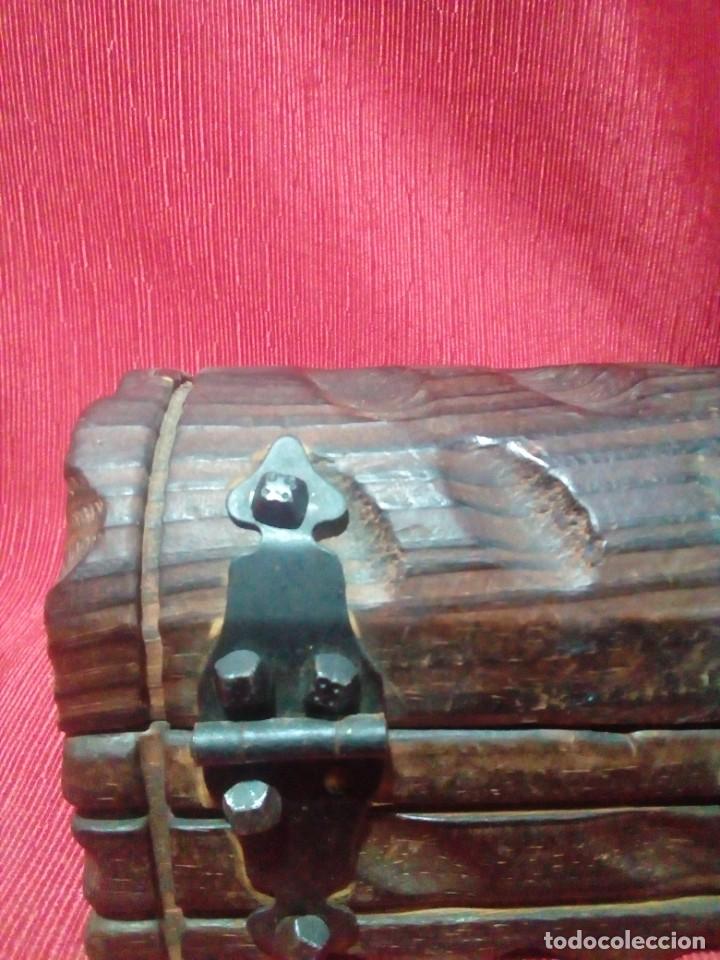 Antig&uuml;edades: cofre de madera - Foto 5