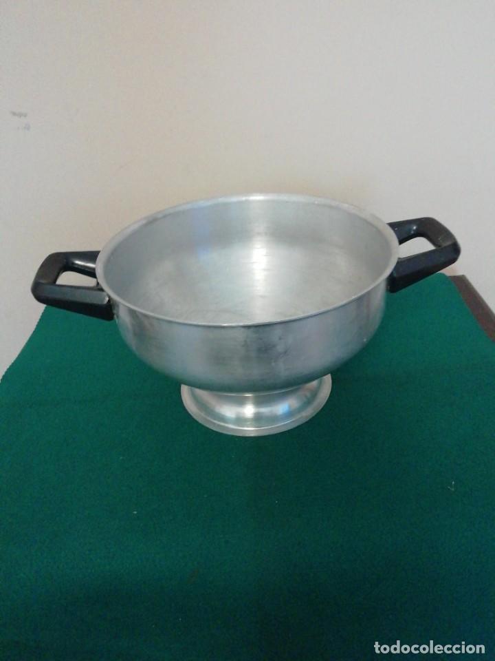 Antig&uuml;edades: Frutero, Sopera de Aluminio - Foto 2